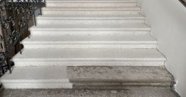 Pískované schodiště